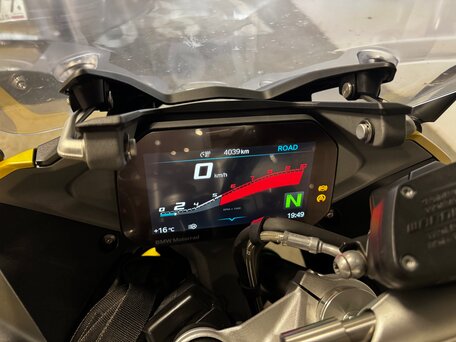 2021 BMW R 1250 RS, золотистый, 1705500 рублей, вид 4