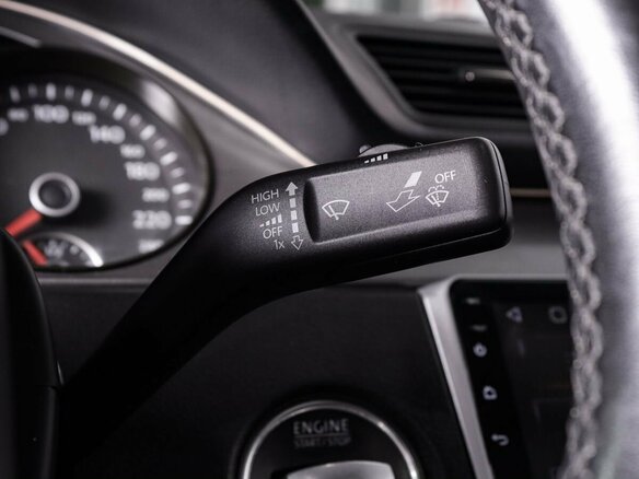 2011 Volkswagen Passat B7, чёрный, 999000 рублей - вид 12