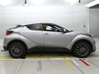 2023 Toyota C-HR I Рестайлинг, серебристый, 1770000 рублей, вид 3