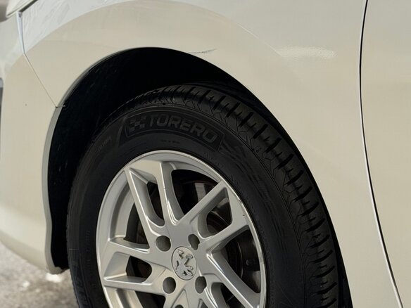 2011 Peugeot 308 I Рестайлинг, белый - вид 13