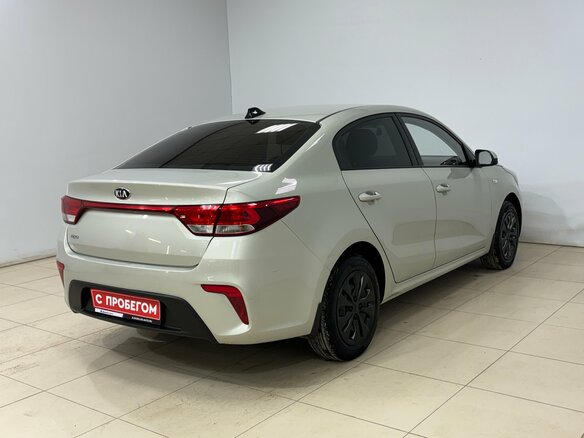 2018 Kia Rio IV, бежевый, 895000 рублей - вид 3