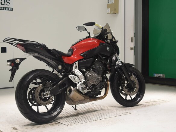 2014 Yamaha MT-07 (FZ-07), красный, 530000 рублей - вид 6