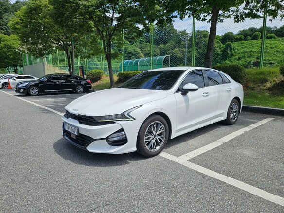 2022 Kia K5 LPi III, белый, 1974000 рублей