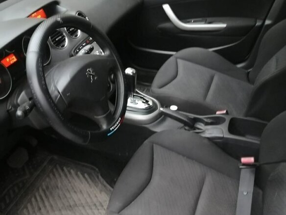 2011 Peugeot 308 I Рестайлинг, белый, 650000 рублей - вид 4