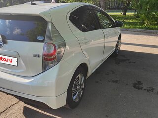 2012 Toyota Aqua I, белый, 875000 рублей, вид 5