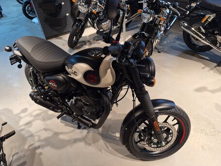 2026 Royal Enfield Hunter, белый, 462000 рублей, вид 5