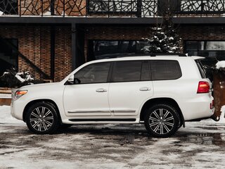 2014 Toyota Land Cruiser 200 Series Рестайлинг 1, белый, 4750000 рублей, вид 4