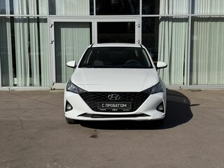2022 Hyundai Solaris II Рестайлинг, белый, 1225000 рублей, вид 2