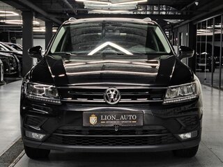 2020 Volkswagen Tiguan II, чёрный, 2330000 рублей, вид 2