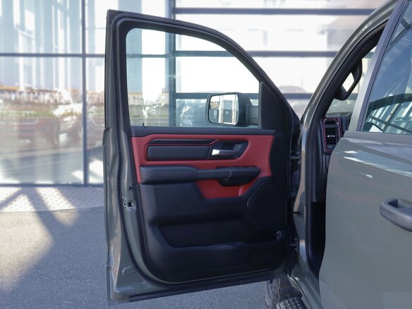 2026 Ram 1500 Crew Cab V Рестайлинг, зелёный - вид 18