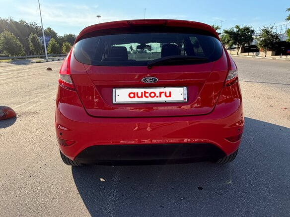 2009 Ford Fiesta Mk6, красный - вид 5