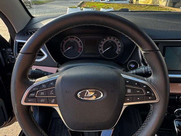 2024 Lada (ВАЗ) Vesta SW Cross I Рестайлинг (NG), чёрный, 1400000 рублей - вид 5
