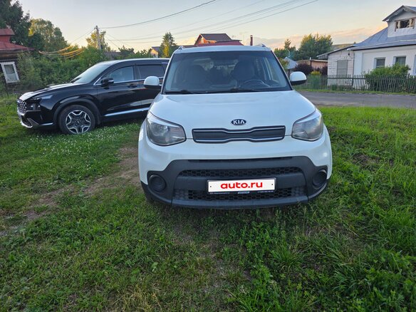 2017 Kia Soul II Рестайлинг, белый, 1100000 рублей