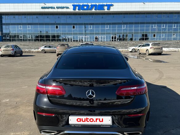 2017 Mercedes-Benz E-Класс 200 V (W213, S213, C238), чёрный, 3000000 рублей - вид 5