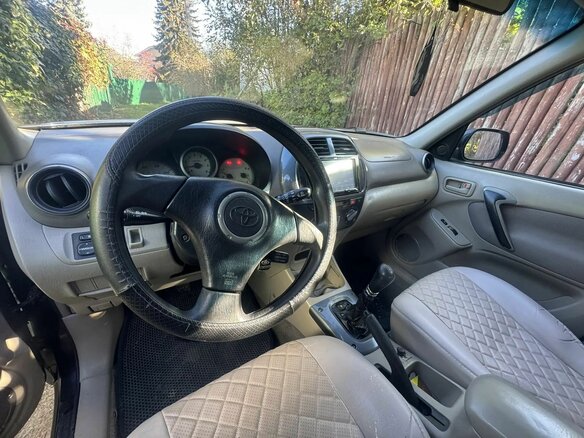 2001 Toyota RAV4 II (XA20), чёрный, 750000 рублей - вид 6