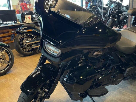 2025 Harley-Davidson Street Glide Ultra, чёрный, 4150000 рублей, вид 3