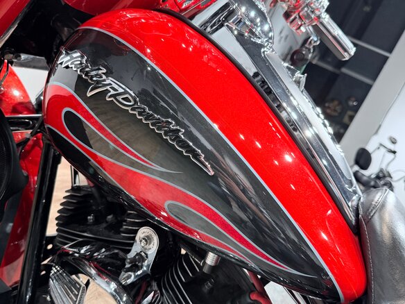 2011 Harley-Davidson CVO Limited, красный, 1599000 рублей - вид 32