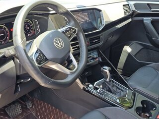 2022 Volkswagen Tayron I, чёрный, 2114000 рублей, вид 4