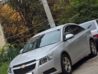 2011 Chevrolet Cruze I, серебристый, 700000 рублей, вид 1
