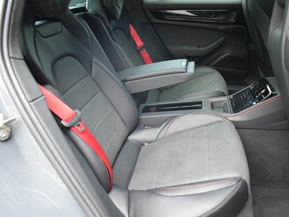 2026 Porsche Panamera GTS III, серый - вид 30
