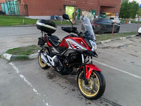 2017 Honda NC 750X, красный, 830000 рублей, вид 3