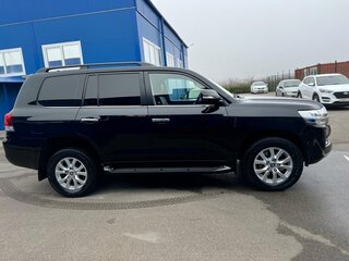 2020 Toyota Land Cruiser 200 Series Рестайлинг 2, чёрный, 6350000 рублей, вид 5