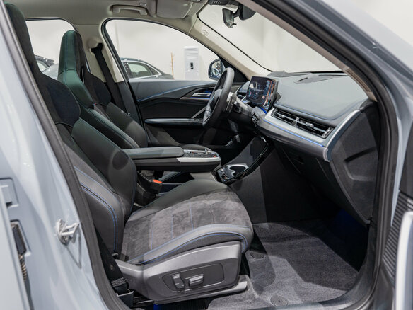 2026 BMW X1 Long 25Li xDrive III (U11/U12), серый, 6000000 рублей - вид 9