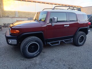 2009 Toyota FJ Cruiser, красный, 3600000 рублей, вид 3