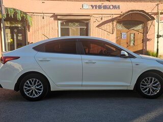 2017 Hyundai Solaris II, белый, 1100000 рублей, вид 4