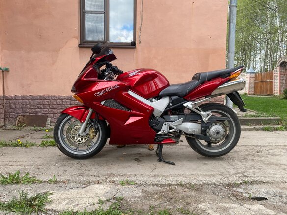 2002 Honda VFR 800, красный, 359000 рублей