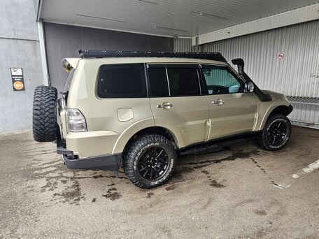 2017 Mitsubishi Pajero IV Рестайлинг 2, золотистый, 3150000 рублей, вид 1