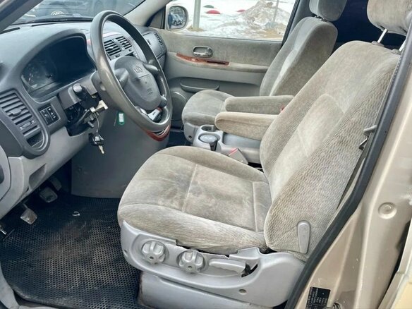 2003 Kia Carnival I Рестайлинг, бежевый, 275000 рублей - вид 3