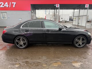 2016 Mercedes-Benz E-Класс 200 V (W213, S213, C238), чёрный, 2500000 рублей, вид 2