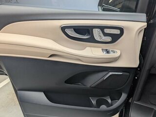 2026 Mercedes-Benz V-Класс Long 300 d длинный III (W447) Рестайлинг 2, чёрный, 15370303 рублей, вид 5