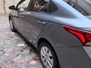 2017 Hyundai Solaris II, серый, 850000 рублей, вид 4