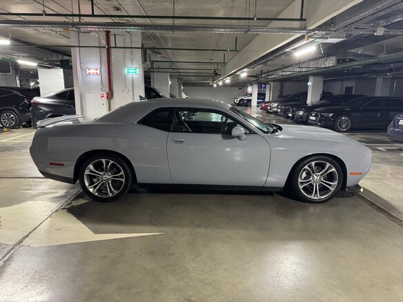 2021 Dodge Challenger III Рестайлинг 2, серый, 4600000 рублей - вид 5