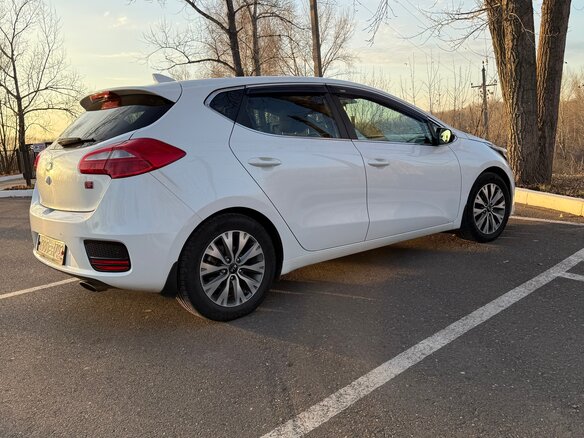 2018 Kia Ceed II Рестайлинг, белый, 1450000 рублей - вид 6
