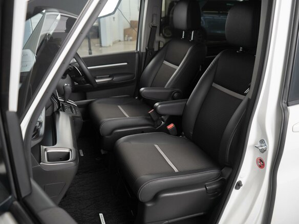 2019 Honda Stepwgn Spada V Рестайлинг, белый, 2479000 рублей - вид 10