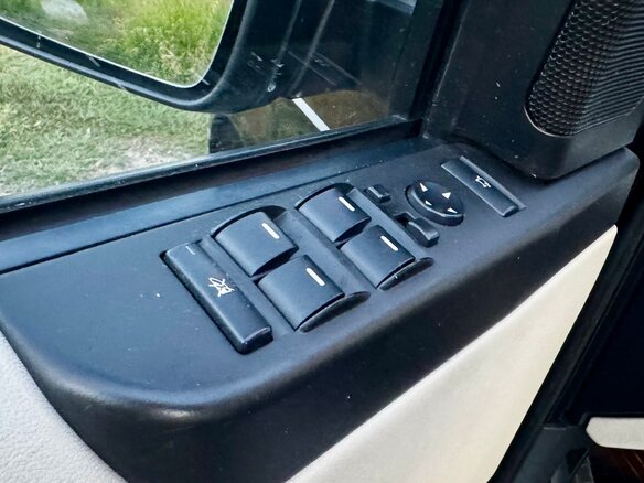 2011 Land Rover Range Rover III Рестайлинг 2, коричневый, 1830000 рублей - вид 25