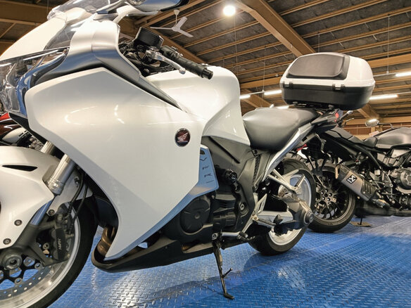 2012 Honda VFR 1200, белый, 597000 рублей - вид 6