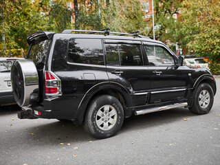 2002 Mitsubishi Montero III, чёрный, 830000 рублей, вид 3