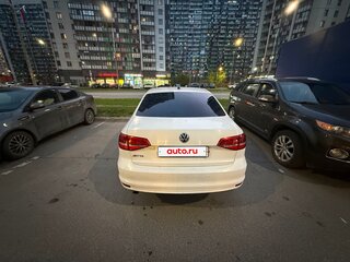 2015 Volkswagen Jetta VI Рестайлинг, белый, 745000 рублей, вид 2