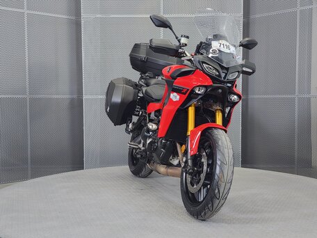 2021 Yamaha MT-09 Tracer (FJ-09), красный, 1227000 рублей, вид 3