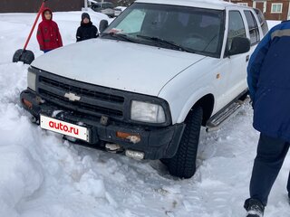 2005 Chevrolet Blazer II Рестайлинг, белый, 300000 рублей, вид 1