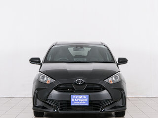 2021 Toyota Yaris IV, чёрный, 1109000 рублей, вид 2