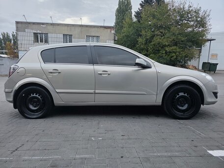 2008 Opel Astra H Рестайлинг, бежевый, 650000 рублей, вид 4