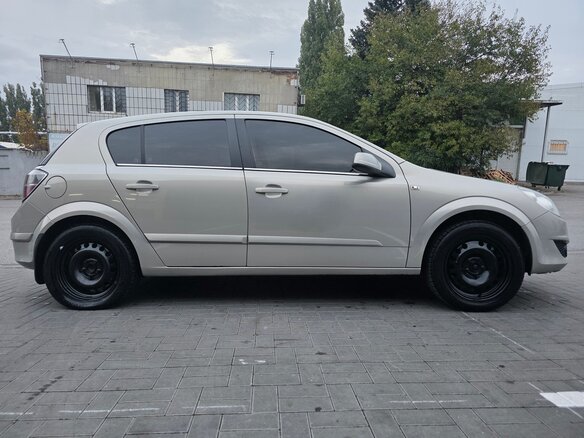 2008 Opel Astra H Рестайлинг, бежевый, 650000 рублей - вид 3