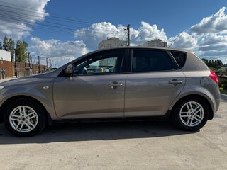 2008 Kia Ceed I, бежевый, 500000 рублей, вид 4