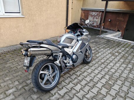2005 Honda VFR 800, серый, 400000 рублей, вид 3