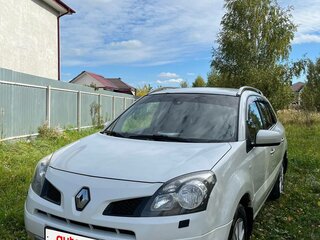 2011 Renault Koleos I Рестайлинг, белый, 680000 рублей, вид 1